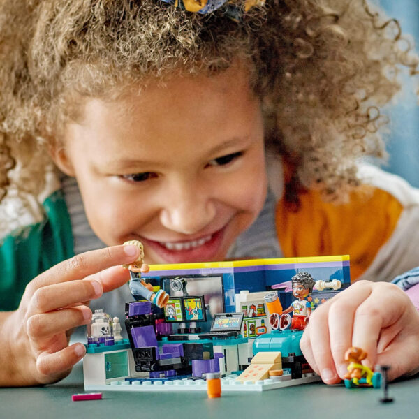 LEGO Friends Nova's Room Gaming Themed Bedroom Playset 41755, Collectible Toy with Zac Mini-Doll and Pickle The Dog, Small Gift Idea for Kids 6 and Up - Image 3