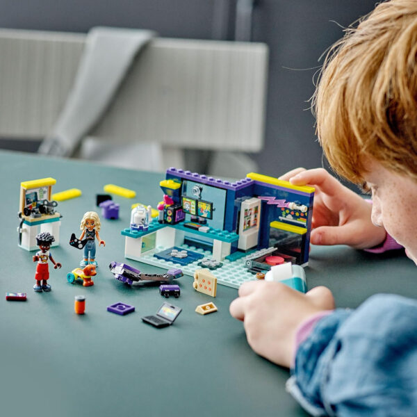 LEGO Friends Nova's Room Gaming Themed Bedroom Playset 41755, Collectible Toy with Zac Mini-Doll and Pickle The Dog, Small Gift Idea for Kids 6 and Up - Image 4