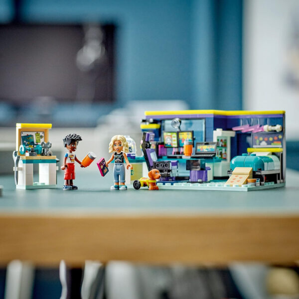 LEGO Friends Nova's Room Gaming Themed Bedroom Playset 41755, Collectible Toy with Zac Mini-Doll and Pickle The Dog, Small Gift Idea for Kids 6 and Up - Image 5