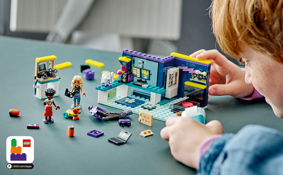 Kids develop creative skills as they role-play with the Nova and Zac mini-dolls.