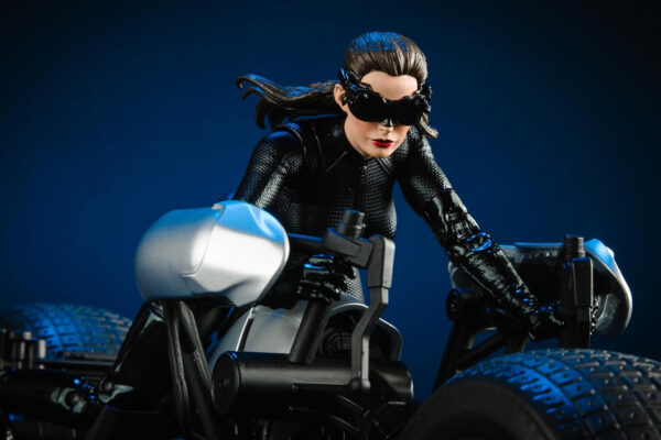 DC Multiverse Catwoman and Batpod (The Dark Knight Rises) 7in Action Figure and Vehicle McFarlane Toys Gold Label - Image 16